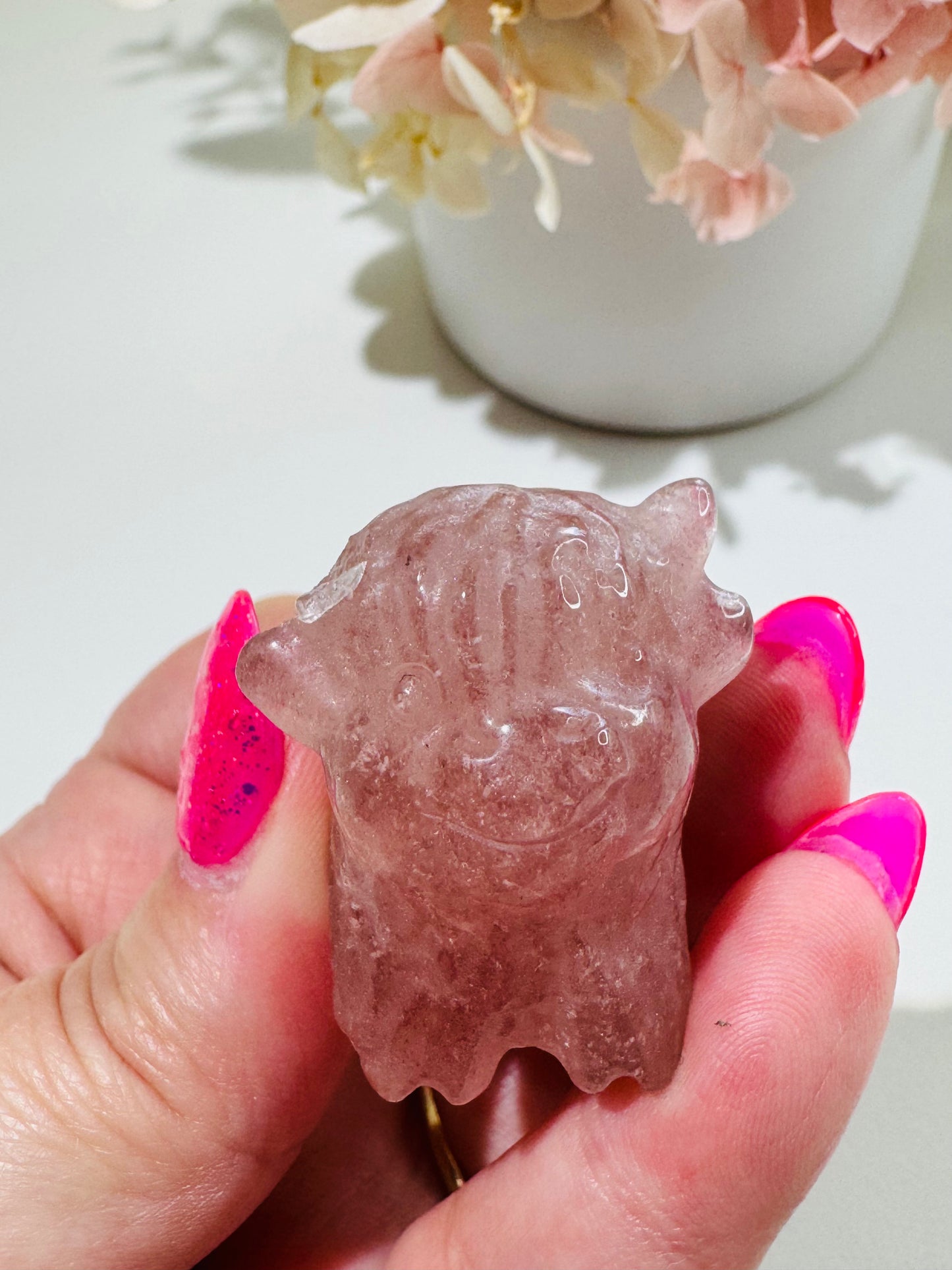 Strawberry Quartz Highland Cow (broken horn)