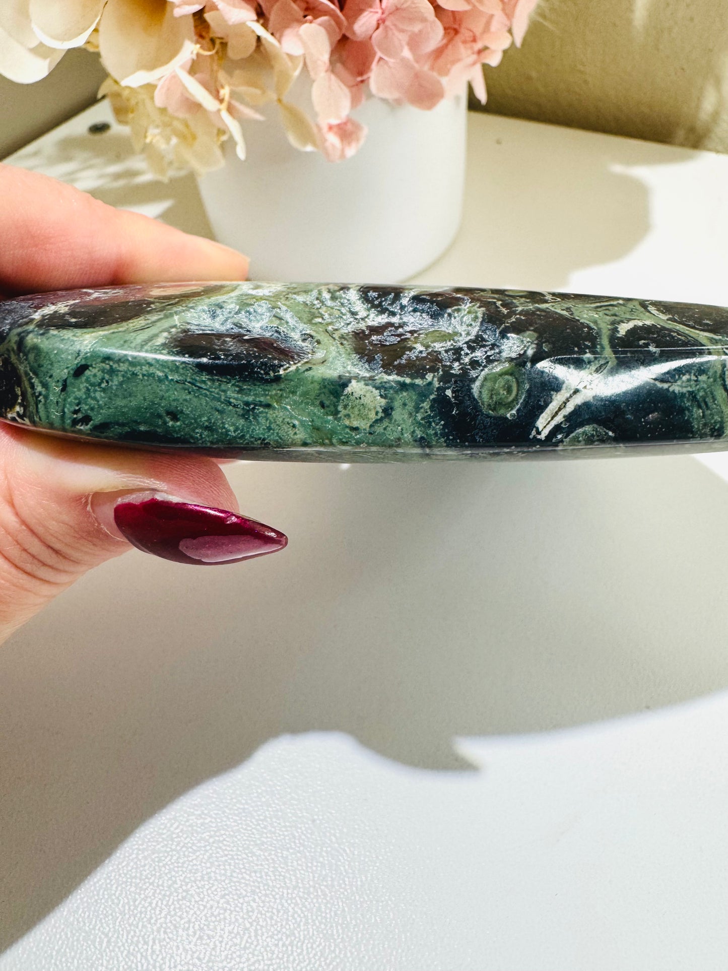 Kambaba Jasper Heart in Gold Stand